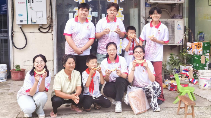 买球软件南邮学子三下乡:关爱留守儿童助力乡村教育(图11) 买球软件南邮学子三下乡:关爱留守儿童助力乡村教育(图11)