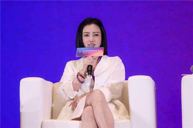 买球软件爱奇艺陈伟、董轩羽出席北京网络视听艺术大会共话网络综艺创新与产业发展(图2) 买球软件爱奇艺陈伟、董轩羽出席北京网络视听艺术大会共话网络综艺创新与产业发展(图2)