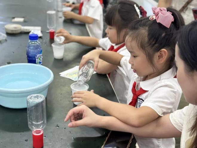 青年发展型城区建设|提升全民买球的app科学素质协力建设科技强国——团区委组织开展2024年全国科普日系列主题活动(图2) 青年发展型城区建设|提升全民买球的app科学素质协力建设科技强国——团区委组织开展2024年全国科普日系列主题活动(图2)